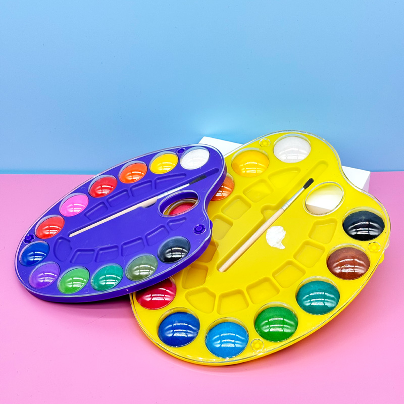 Watercolor in shaped plastic pallete